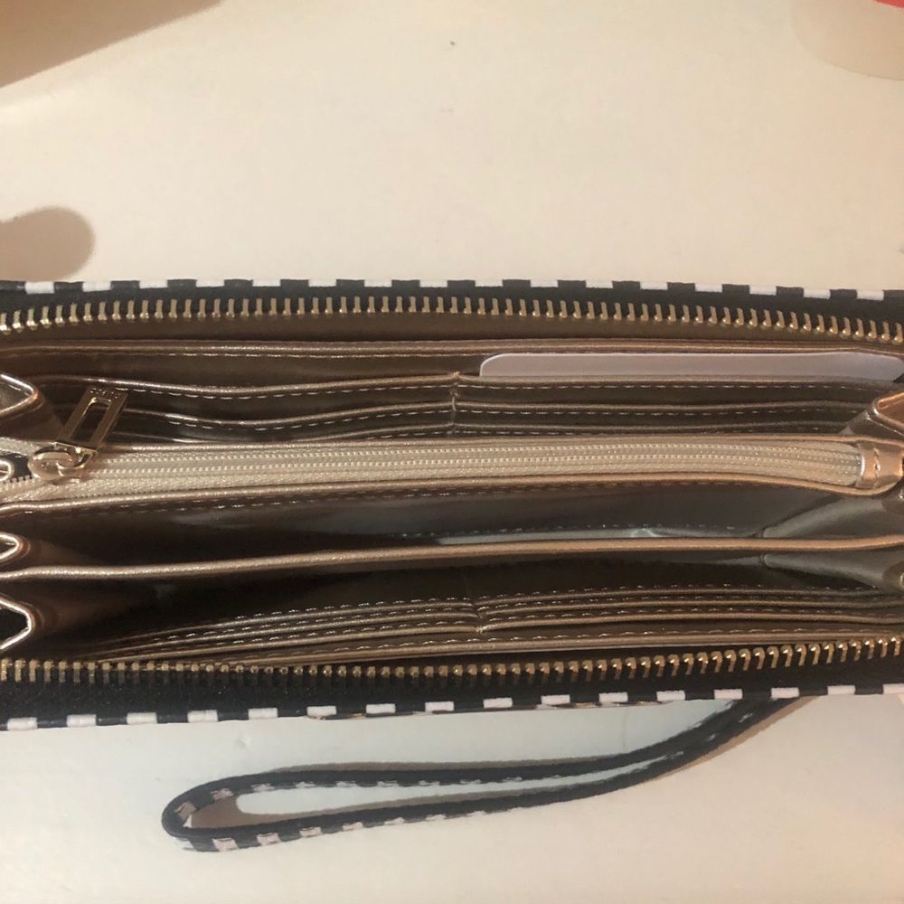 GUESS wallet - Picture 2 of 2